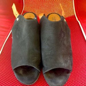 Worn once comfortable black suede strap sandal with toe opening